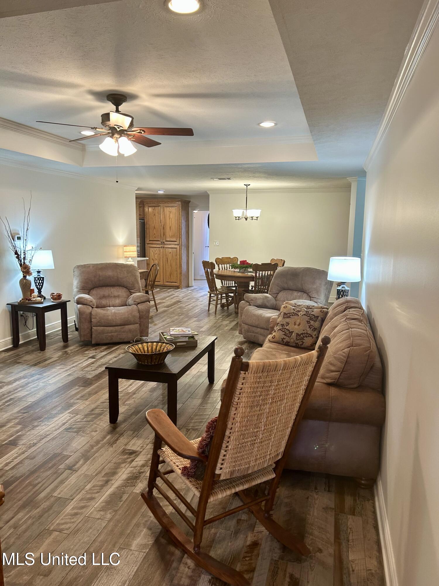 1208 Fisher Park Brookhaven, MS 39601 - Photo 10 of 24 family room