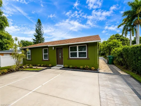 $2,500 | 5370 Holland Street, Naples, FL 34113