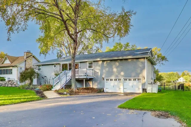 $399,000 | 23490 North Spring Drive, Barrington, IL 60010