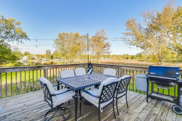 $399,000 | 23490 North Spring Drive, Barrington, IL 60010