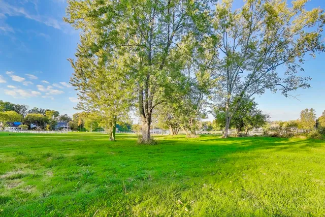 $399,000 | 23490 North Spring Drive, Barrington, IL 60010