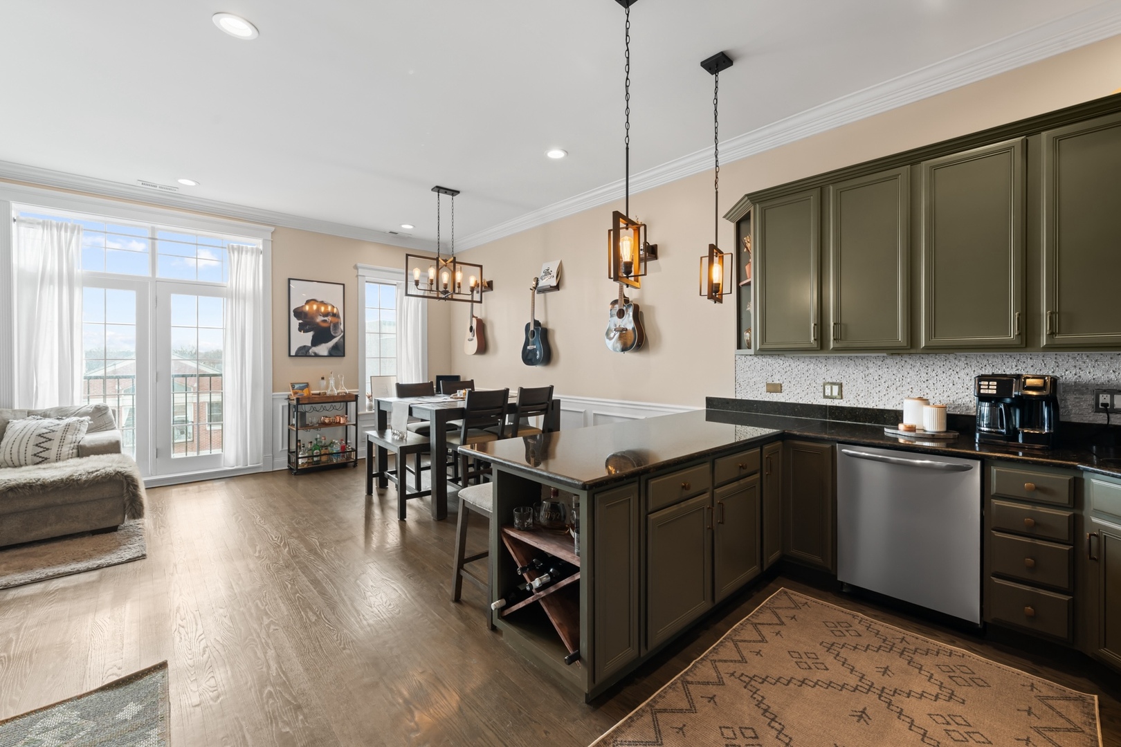 2248 West Foster Avenue, Unit 4 Chicago, IL 60625 - Photo 3 of 23