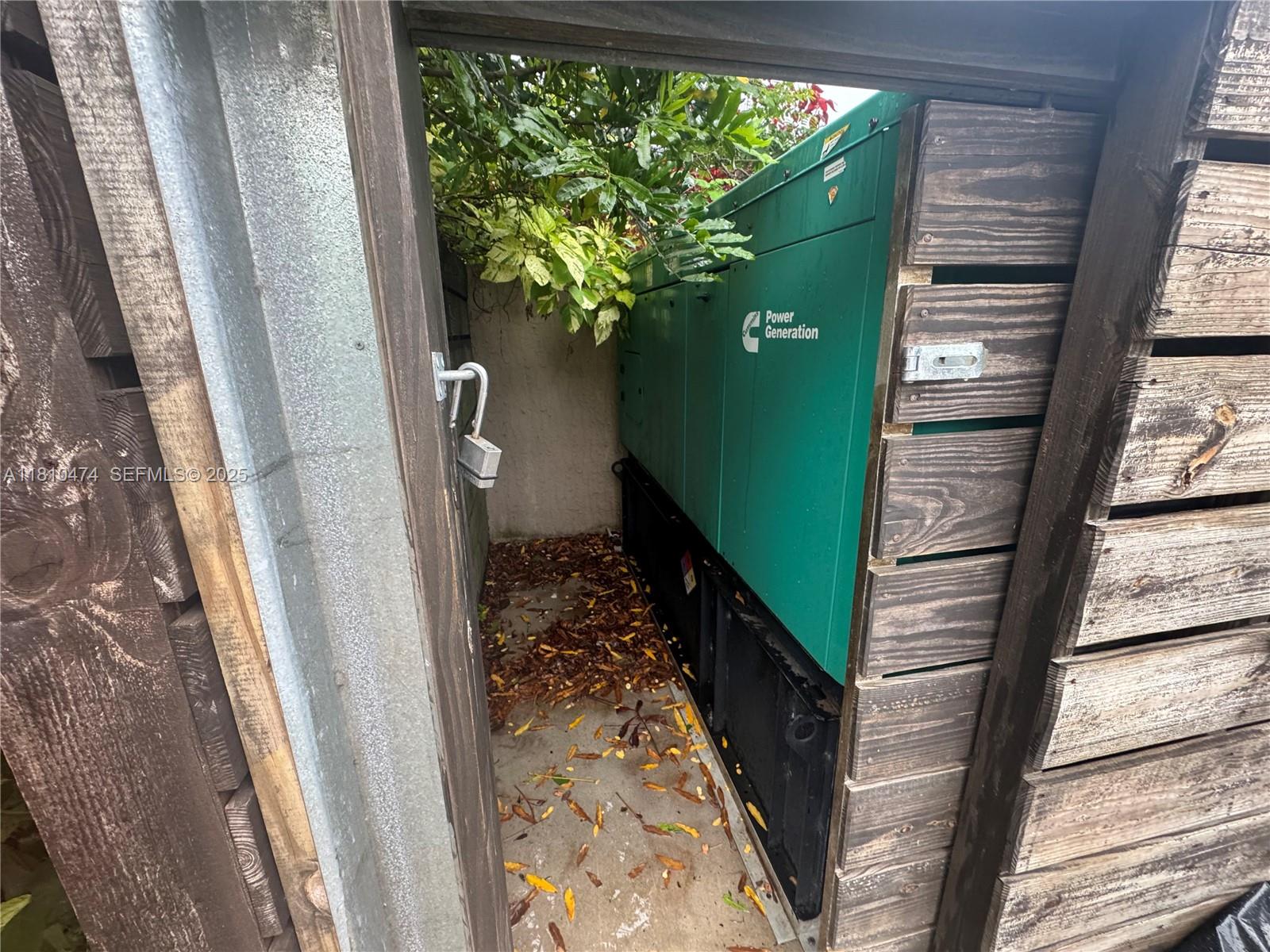 2230 Northwest 17th Avenue Homestead, FL 33030 - Photo 11 of 31 a bathroom with a green toilet and a shower