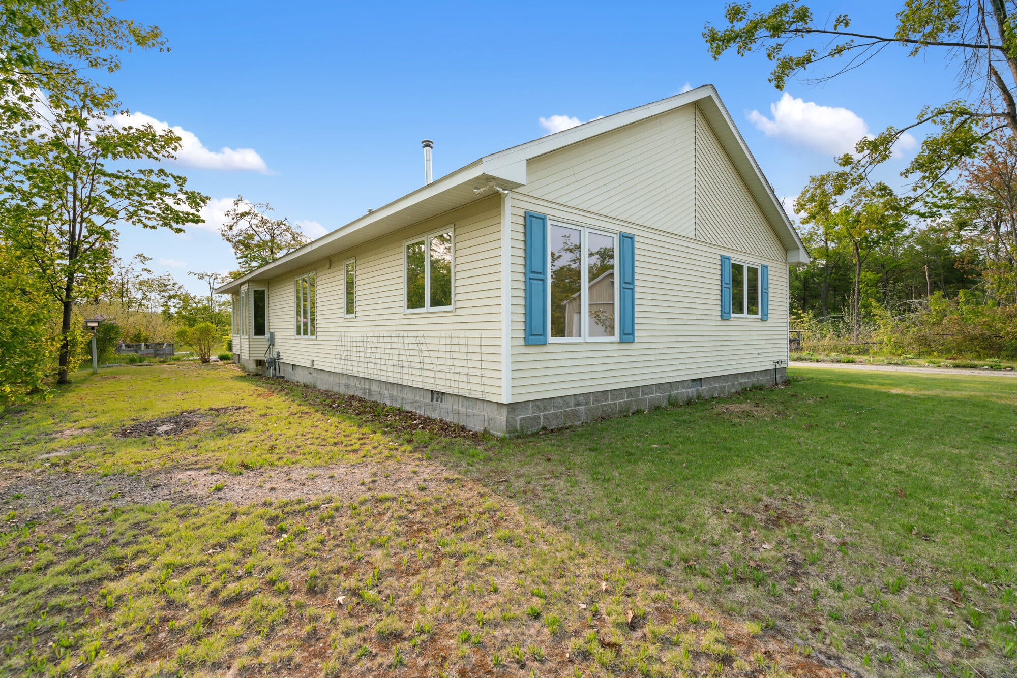 10134 Upper Mograin Road Cheboygan, MI 49721 - Photo 4 of 37 A7R00075