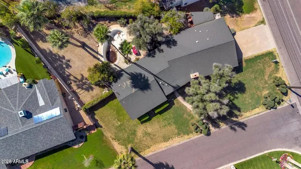 $1,100,000 | 301 East McLellan Boulevard, Unit 10, Phoenix, AZ 85014