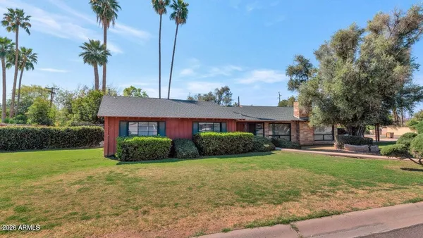 $1,100,000 | 301 East McLellan Boulevard, Unit 10, Phoenix, AZ 85014