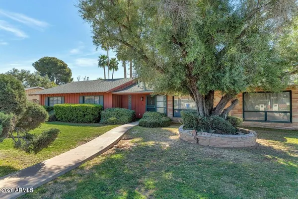 $1,100,000 | 301 East McLellan Boulevard, Unit 10, Phoenix, AZ 85014