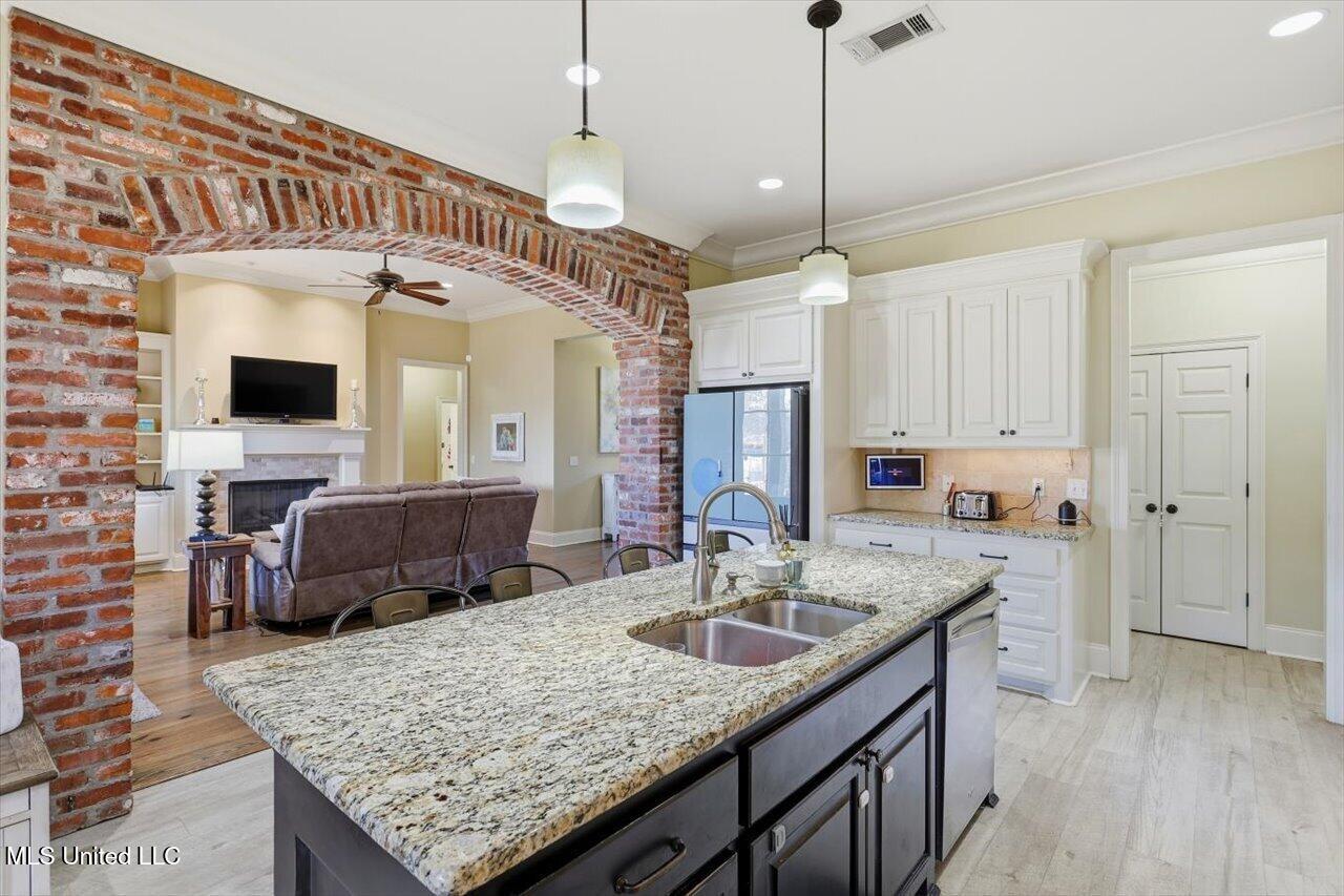 121 Grayhawk Cove Madison, MS 39110 - Photo 9 of 32 12-121 Grayhawk Cove _ Home Tours MS