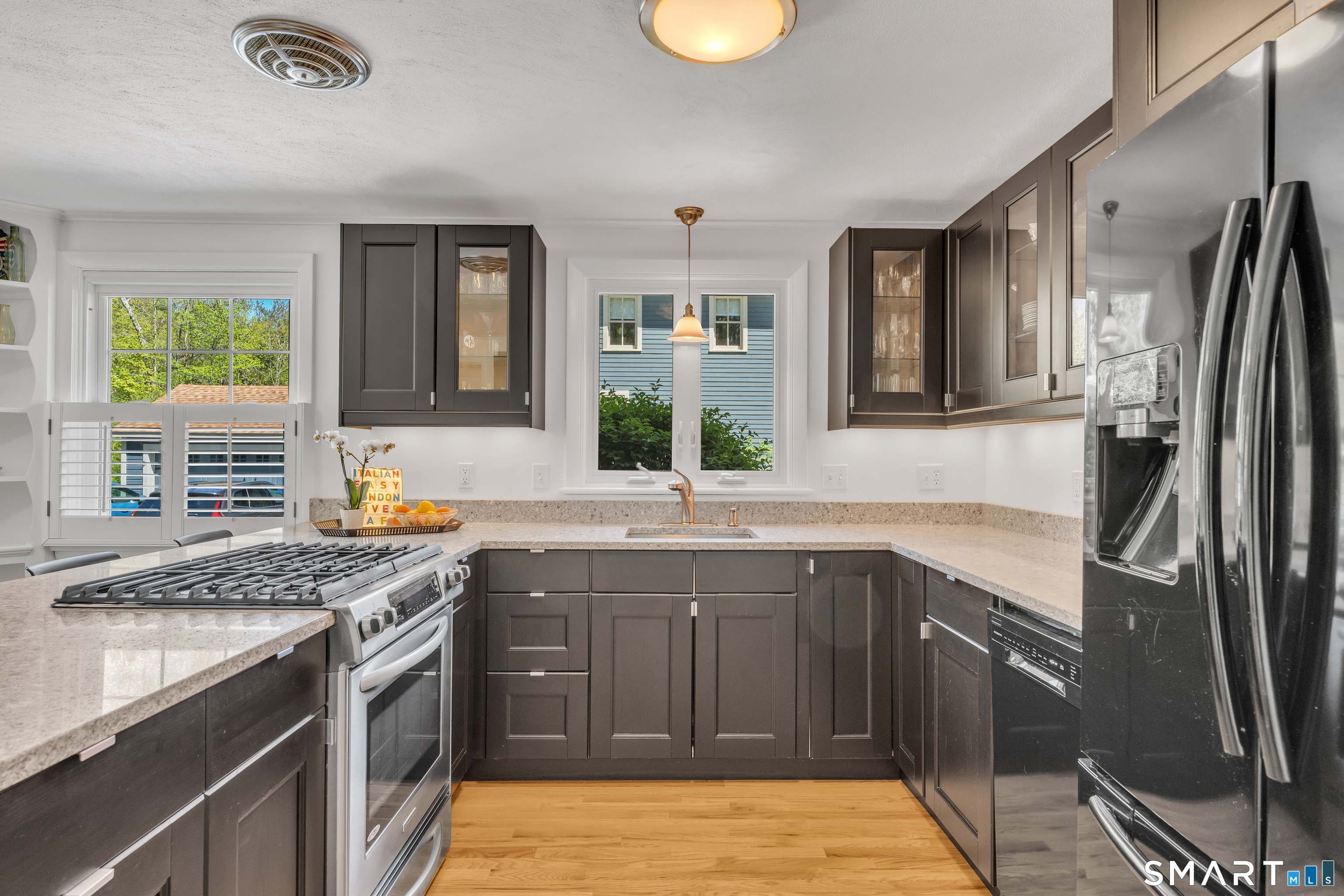 81 Main Street Chester, CT 06412 - Photo 15 of 39