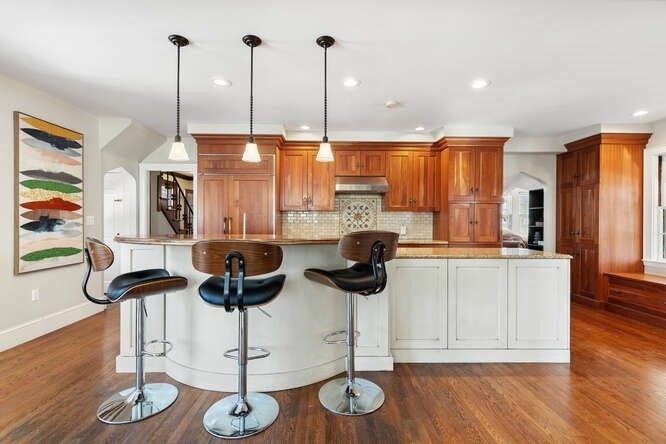 92 Winchester Road Arlington, MA 02474 - Photo 8 of 34 Gallery Image 8
