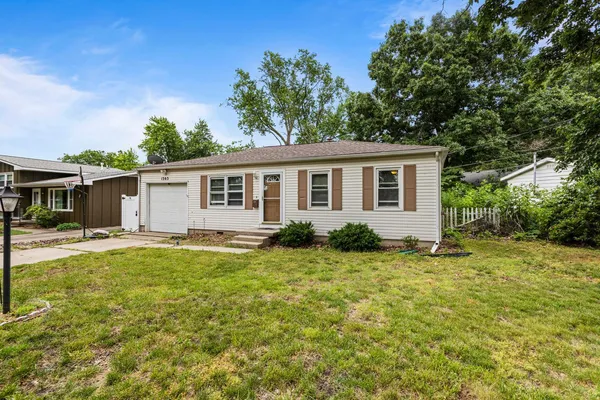 $160,000 | 1303 Eastern Drive, Urbana, IL 61801