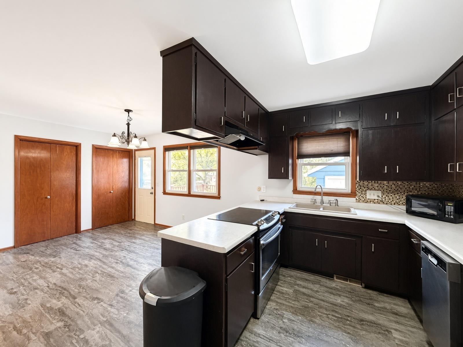 3507 17th Avenue Northwest Rochester, MN 55901 - Photo 10 of 28 Gallery Image 10
