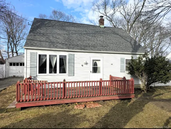 $515,000 | 22 East Halley Lane, Central Islip, NY 11722