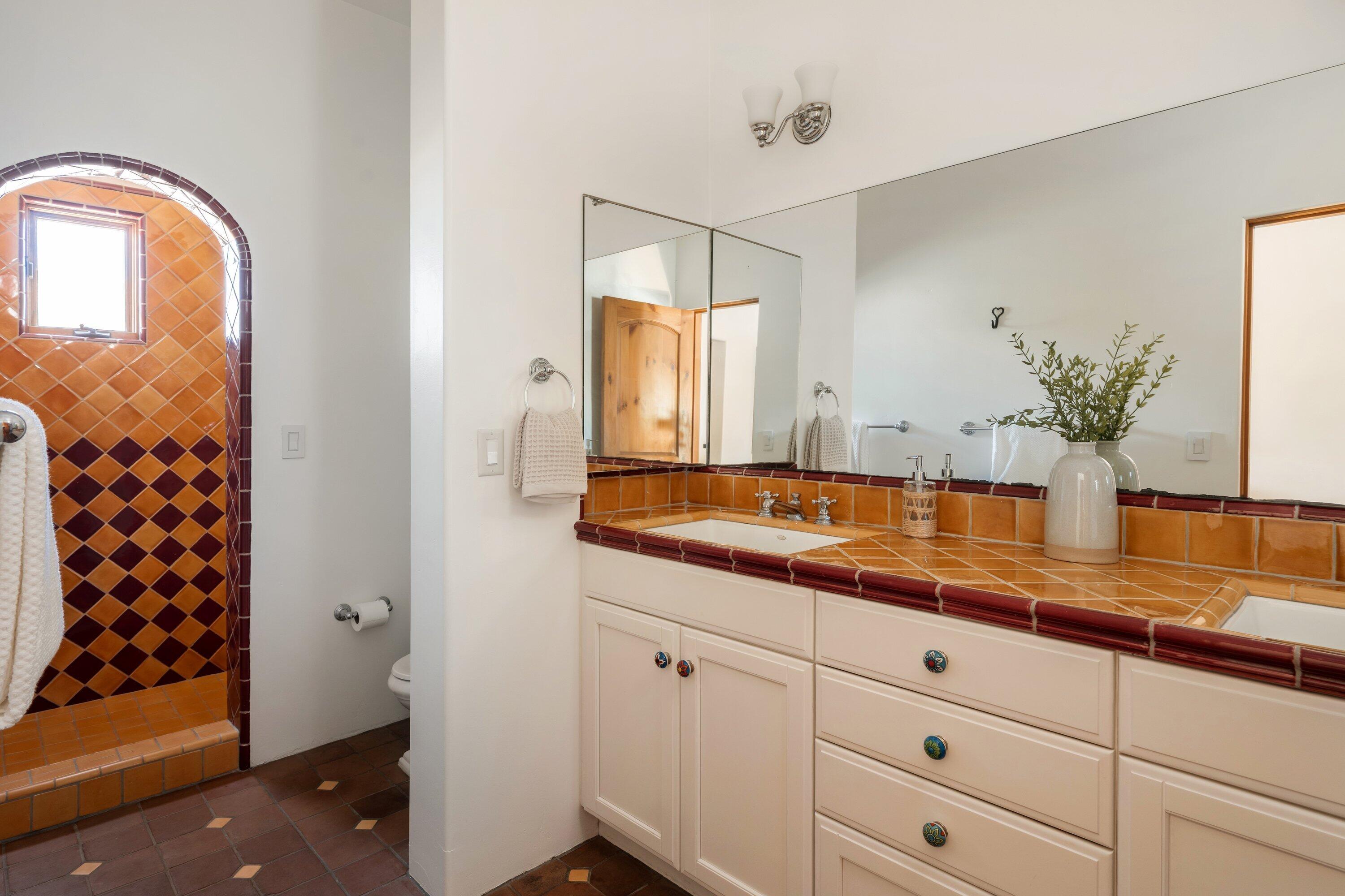 1011 Rinconada Road, Unit B Santa Barbara, CA 93101 - Photo 18 of 26 Primary Bathroom