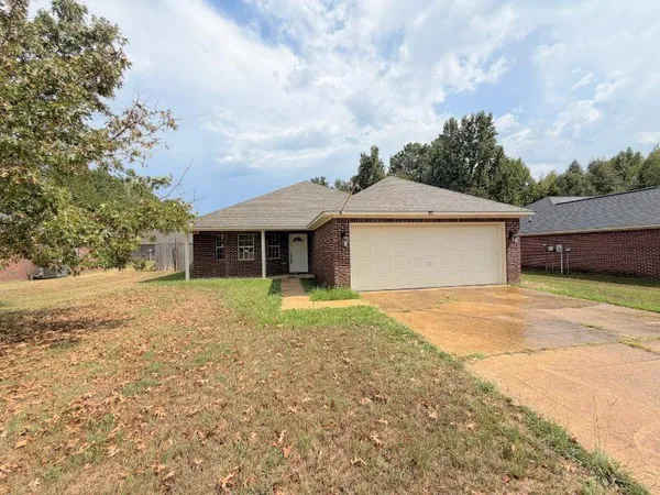 $229,000 | 106 Palm Tree Lane, Saltillo, MS 38866