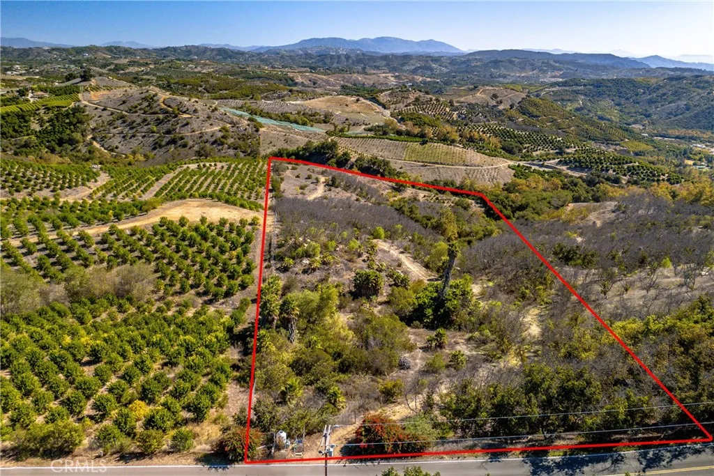 34 Los Gatos Road Temecula, CA 92590 - Photo 9 of 11 view of city and mountain