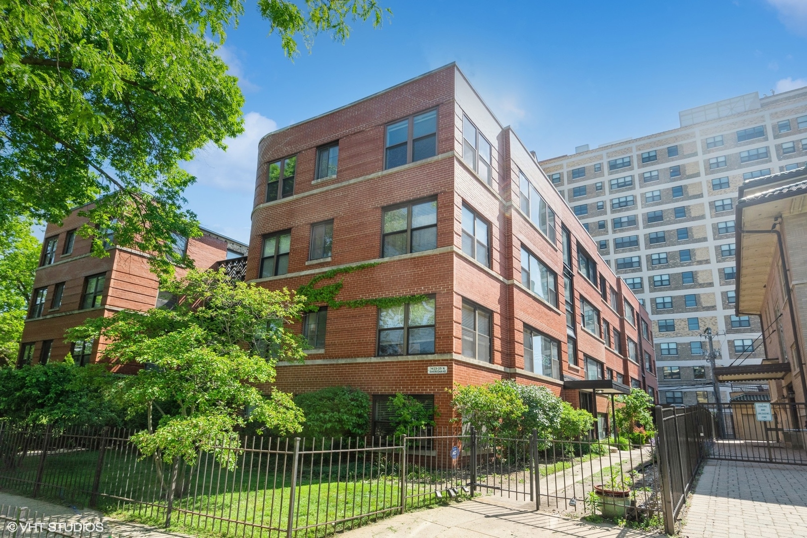 7423 North Sheridan Road, Unit 3E Chicago, IL 60626 - Photo 1 of 12