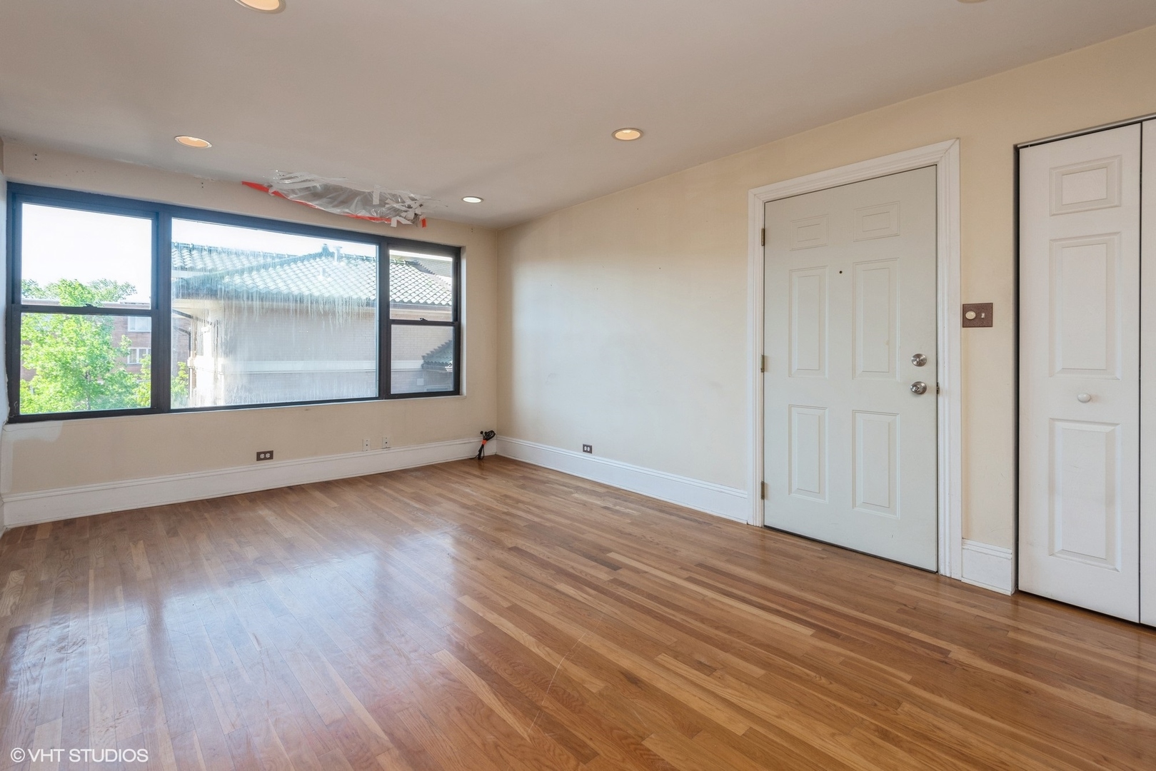 7423 North Sheridan Road, Unit 3E Chicago, IL 60626 - Photo 3 of 12