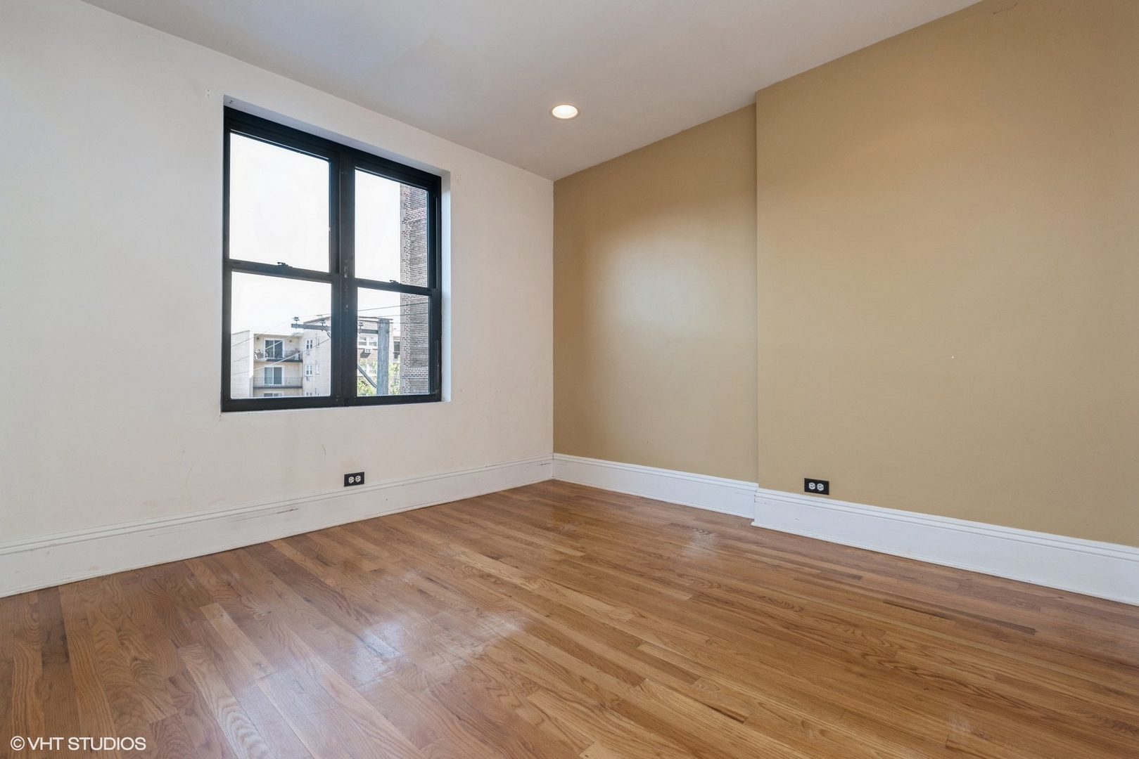 7423 North Sheridan Road, Unit 3E Chicago, IL 60626 - Photo 10 of 12