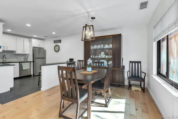 $425,000 | 864 Skyline Drive, Coram, NY 11727