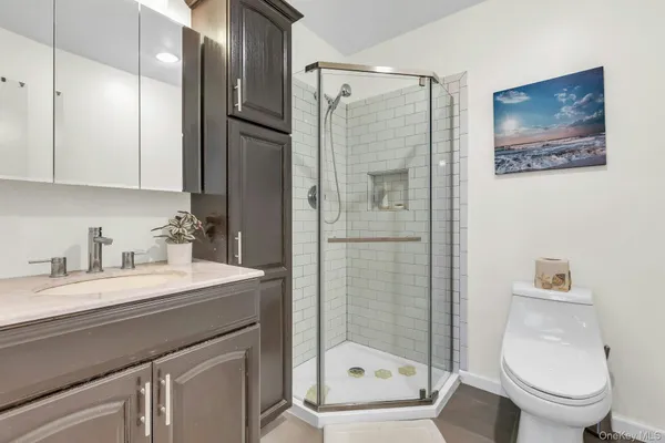 $425,000 | 864 Skyline Drive, Coram, NY 11727