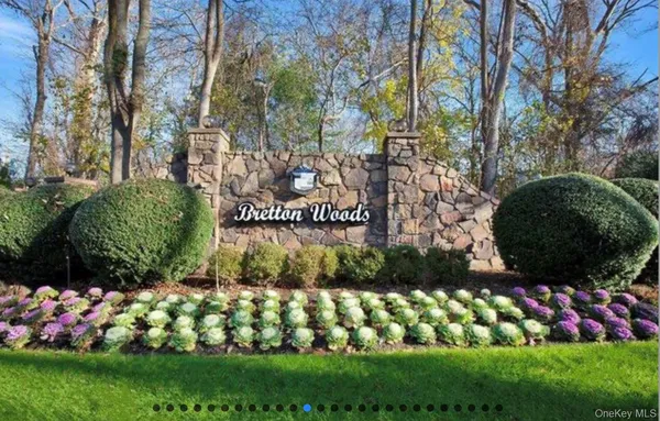 $425,000 | 864 Skyline Drive, Coram, NY 11727