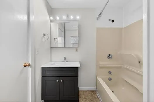 $3,750 | 102 Market Street, Unit 3, Amesbury, MA 01913