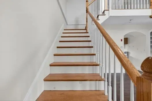 $3,750 | 102 Market Street, Unit 3, Amesbury, MA 01913