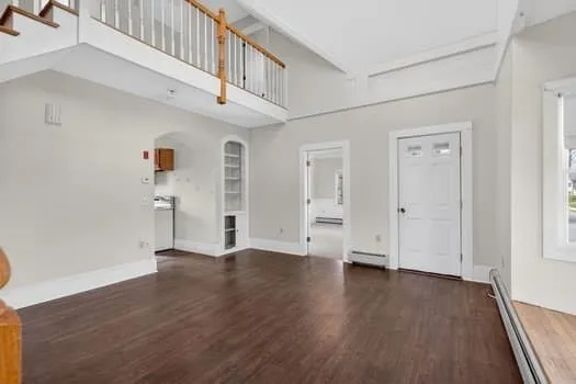 $3,750 | 102 Market Street, Unit 3, Amesbury, MA 01913