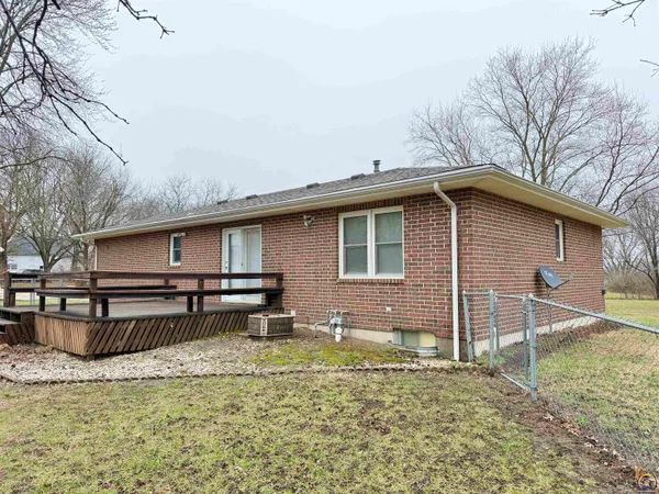 $267,500 | 111 Garrettson Street, Burlington, KS 66839