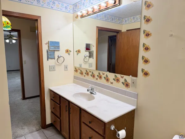 $267,500 | 111 Garrettson Street, Burlington, KS 66839