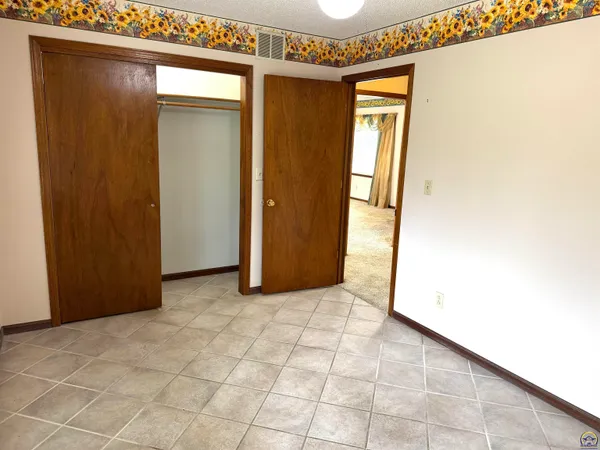 $267,500 | 111 Garrettson Street, Burlington, KS 66839