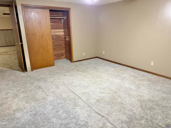 $267,500 | 111 Garrettson Street, Burlington, KS 66839