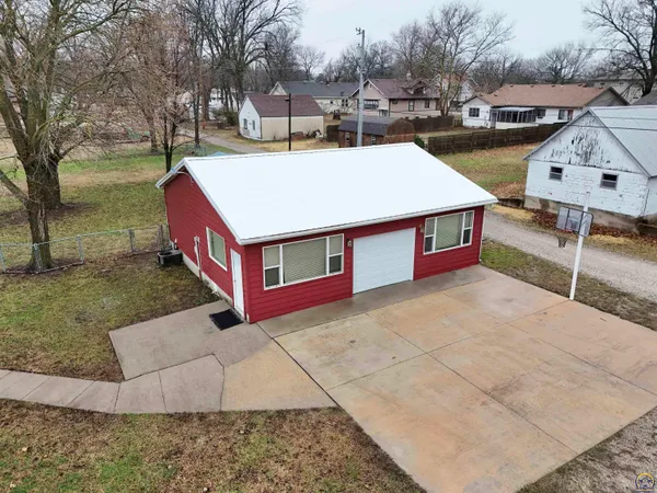 $267,500 | 111 Garrettson Street, Burlington, KS 66839
