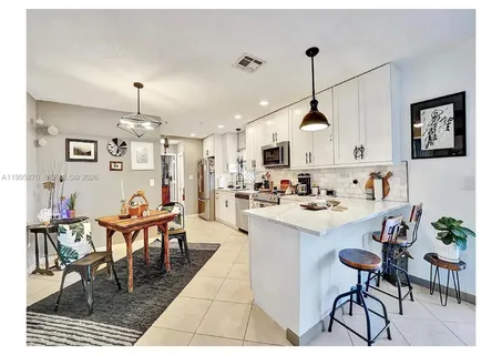 $630,000 | 381 Northeast 42nd Street, Oakland Park, FL 33334