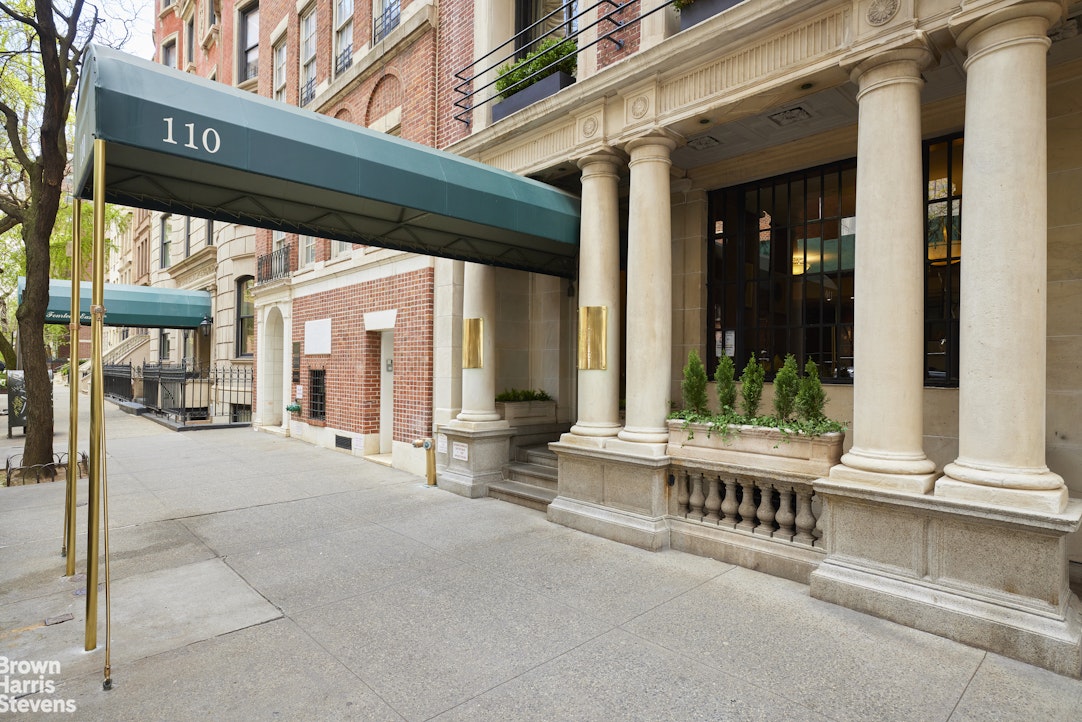 110 East 71st Street, Unit 19 Manhattan, NY 10021 - Photo 11 of 15 a view of a house with a outdoor space