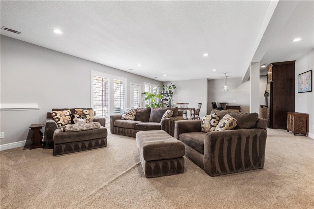 16258 Canterbury Road Overland Park, KS 66085 - Photo 30 of 45