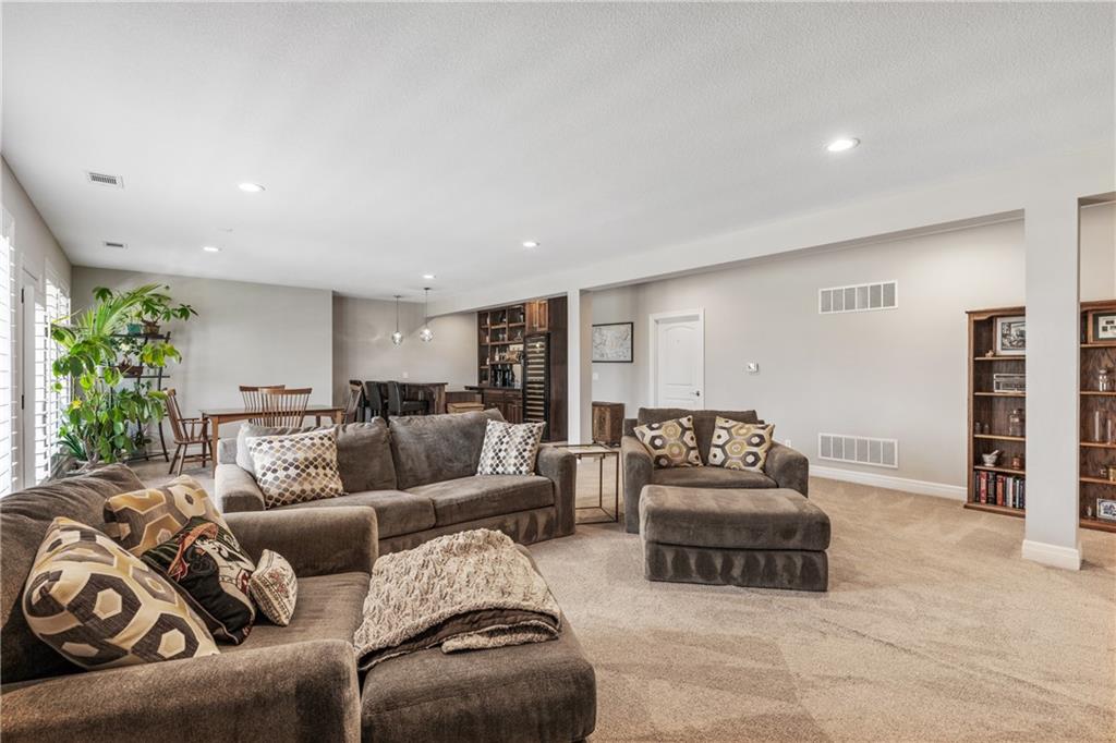 16258 Canterbury Road Overland Park, KS 66085 - Photo 31 of 45