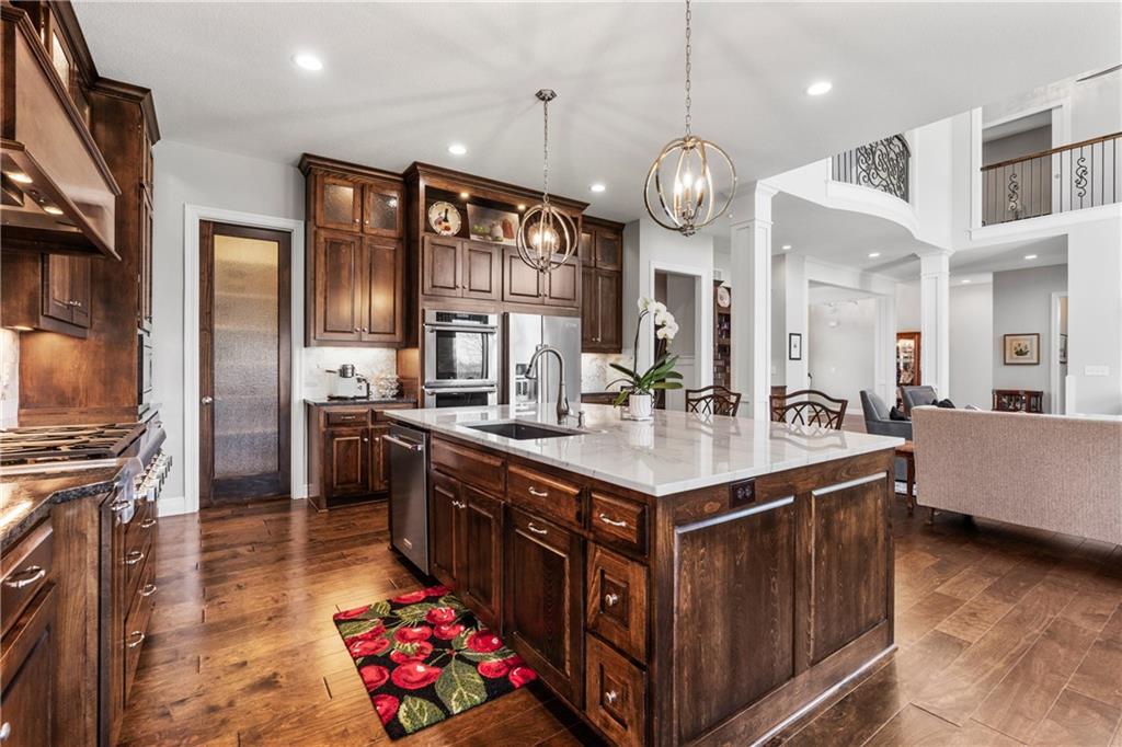 16258 Canterbury Road Overland Park, KS 66085 - Photo 10 of 45