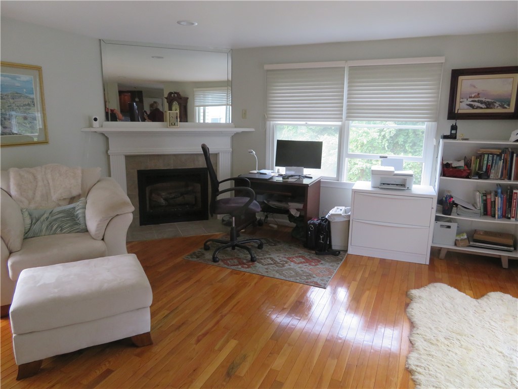 5390 Post Road, Unit 5 East Greenwich, RI 02818 - Photo 3 of 17 Gas Fireplace