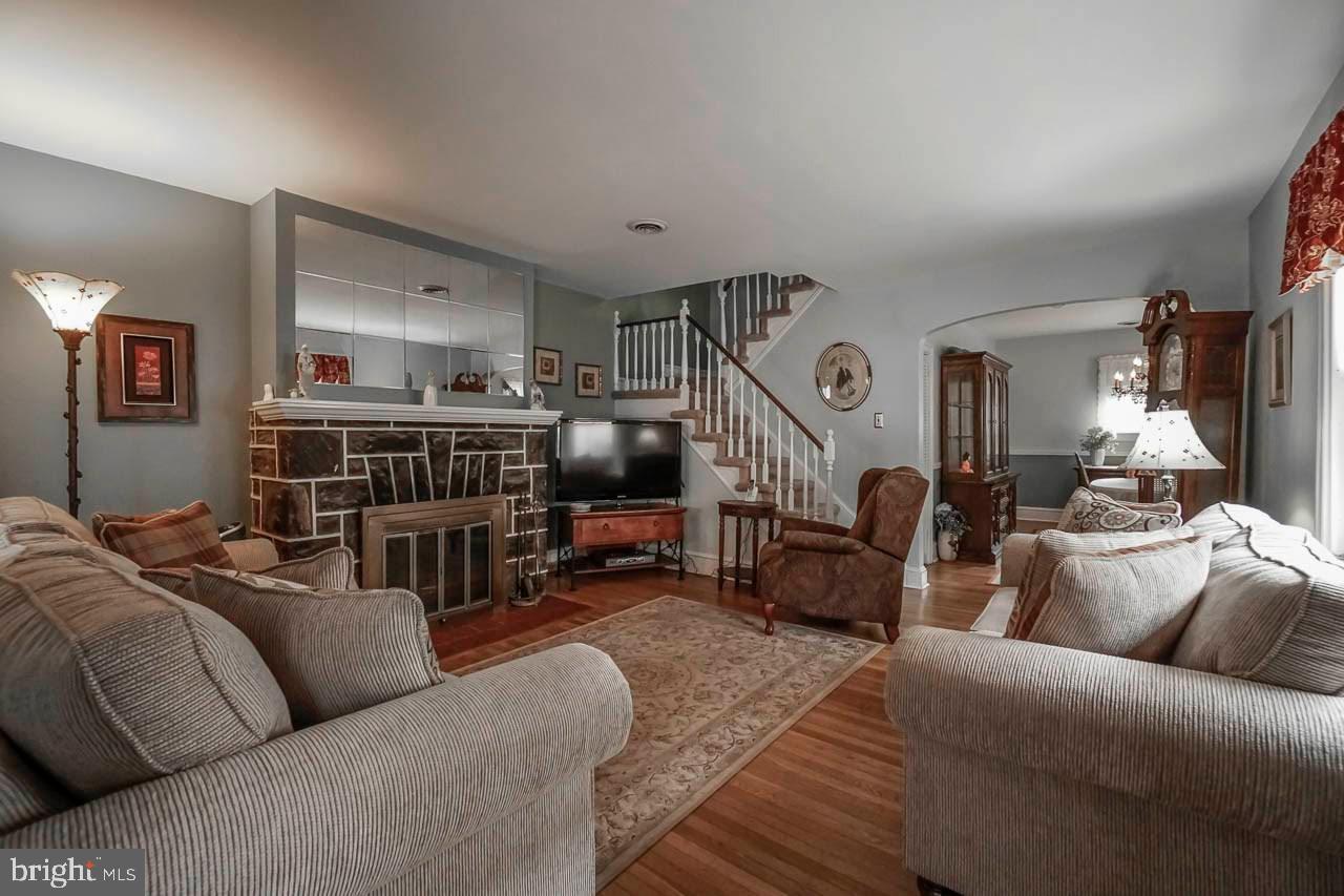 146 Shelbourne Road Havertown, PA 19083 - Photo 4 of 26