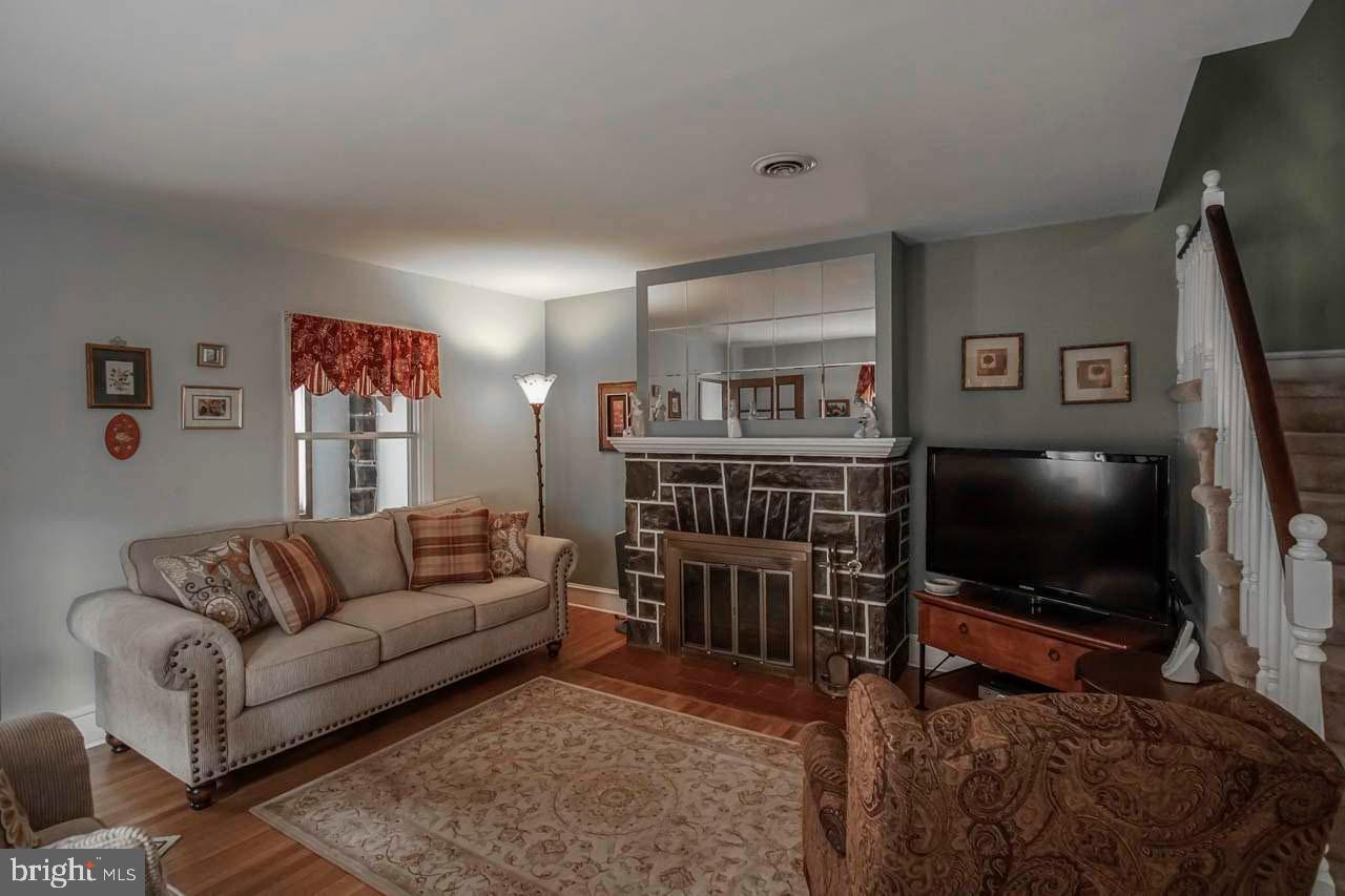 146 Shelbourne Road Havertown, PA 19083 - Photo 6 of 26