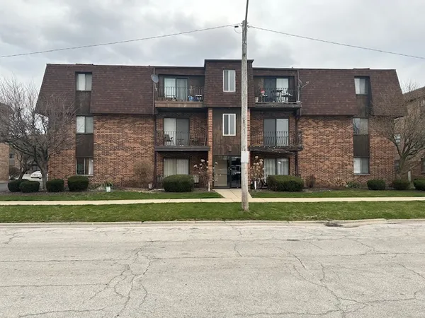 $110,000 | 14525 South Manistee Avenue, Unit 2B, Burnham, IL 60633