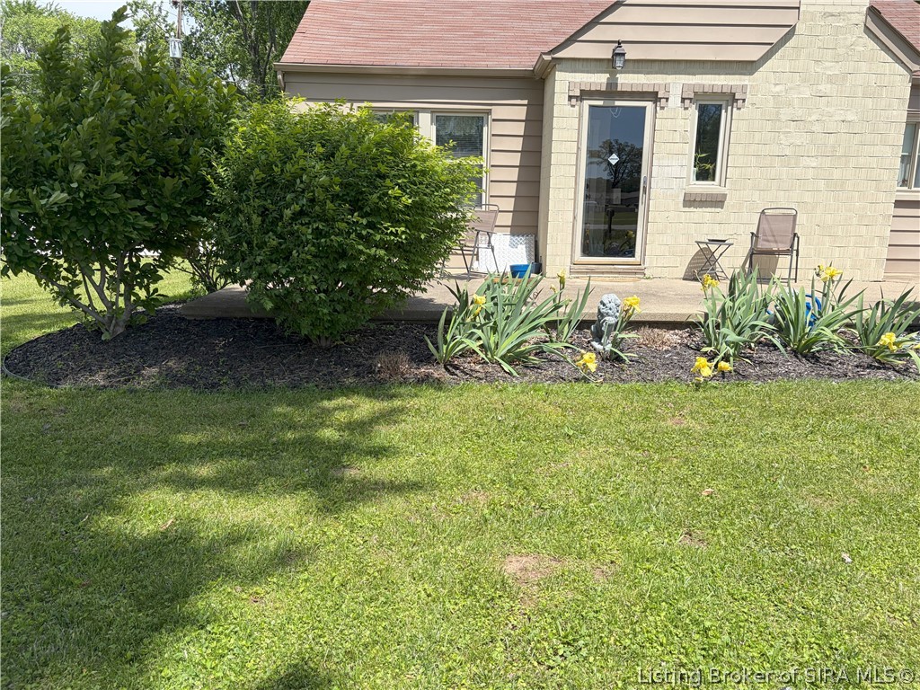 342 West Lagrange Road Hanover, IN 47243 - Photo 2 of 13