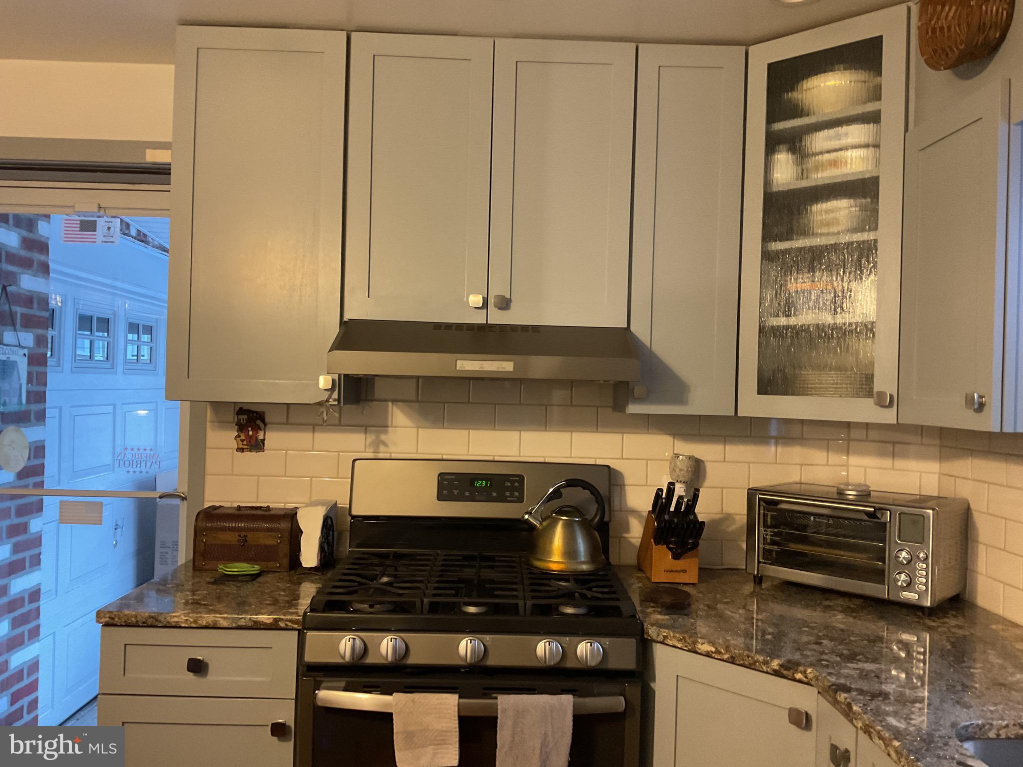 909 Providence Road Springfield, PA 19064 - Photo 12 of 43 Updated kitchen
