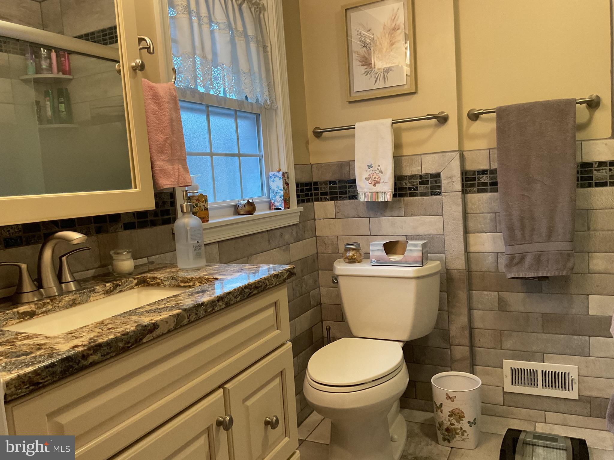 909 Providence Road Springfield, PA 19064 - Photo 41 of 43 Hall Bath room