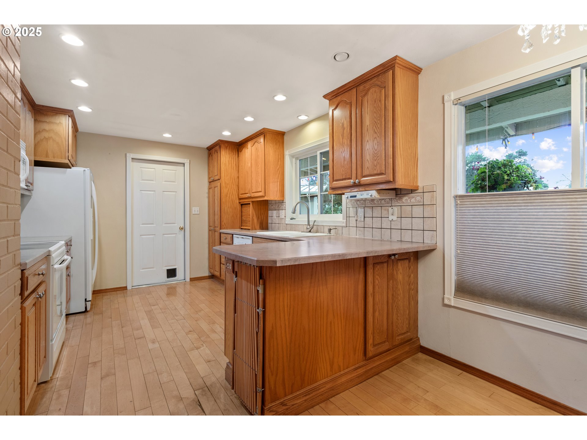 1920 Northeast 127th Avenue Portland, OR 97230 - Photo 12 of 48 Kitchen