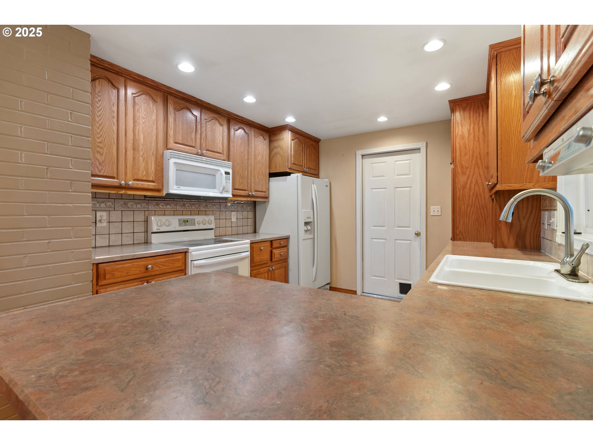 1920 Northeast 127th Avenue Portland, OR 97230 - Photo 13 of 48 Kitchen