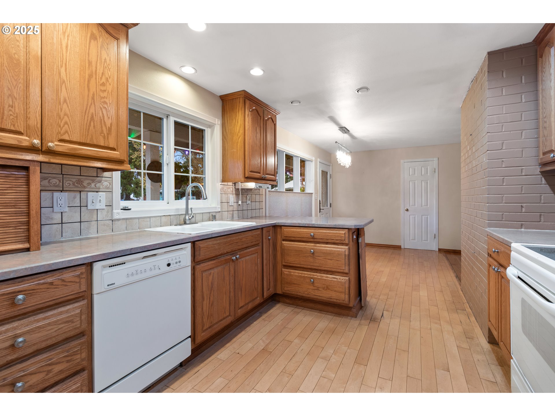1920 Northeast 127th Avenue Portland, OR 97230 - Photo 14 of 48 Kitchen