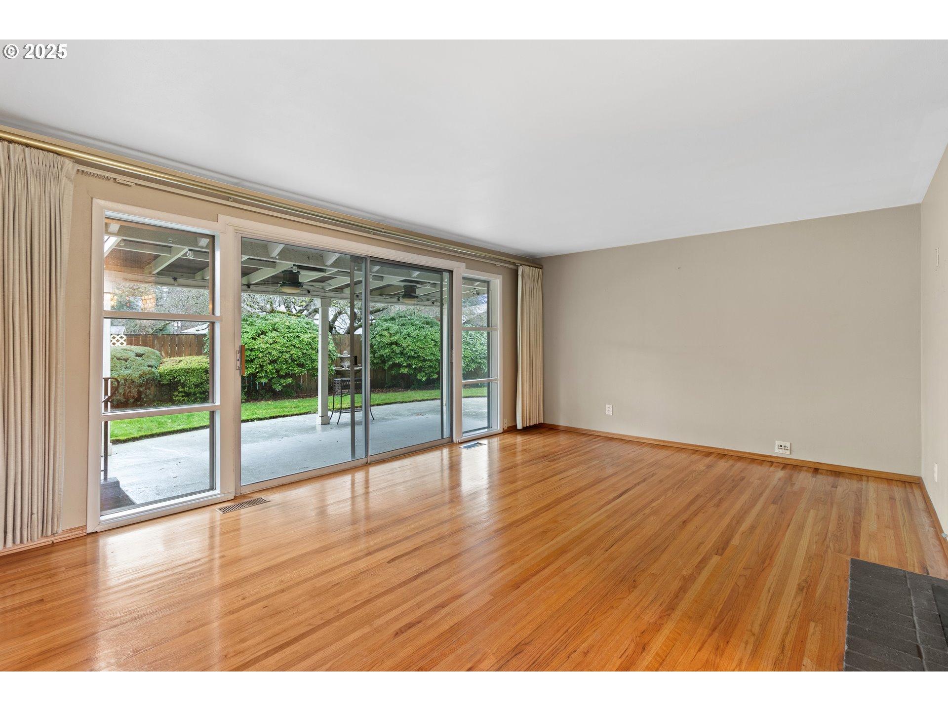 1920 Northeast 127th Avenue Portland, OR 97230 - Photo 5 of 48